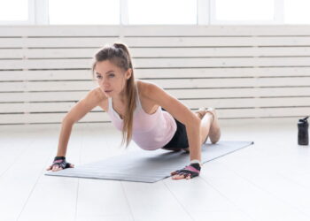 Os 7 melhores exercícios para hipertrofia em casa