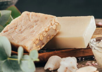 O que esse sabonete com 4 ingredientes faz na pele surpreende