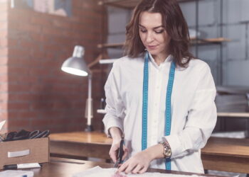 Você não imagina o look incrível que pode criar com uma blusa