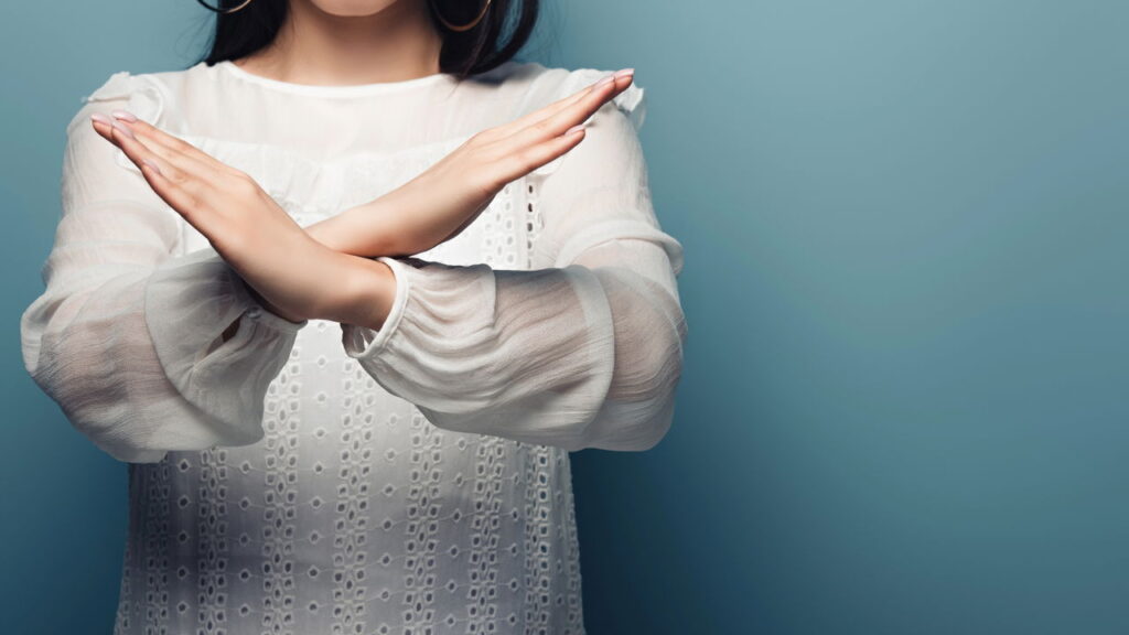 As 3 atitudes que mais afastam as pessoas segundo a psicologia