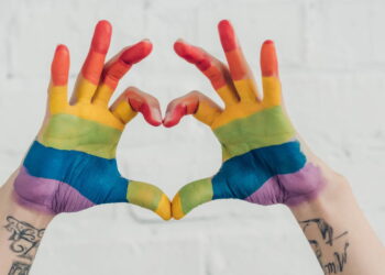 Ideias de body paint incríveis para arrasar no Mês do Orgulho