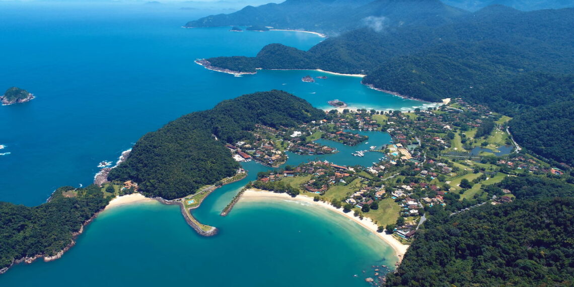 Essa cidade encantadora do litoral te oferece hospedagem grátis para visitá-la
