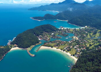 Essa cidade encantadora do litoral te oferece hospedagem grátis para visitá-la