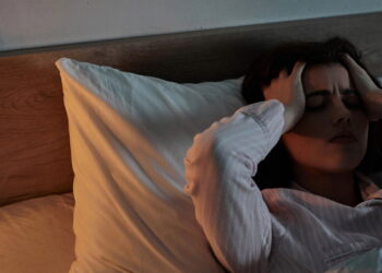 O que é o excesso de pensamentos negativos, segundo a psicologia?