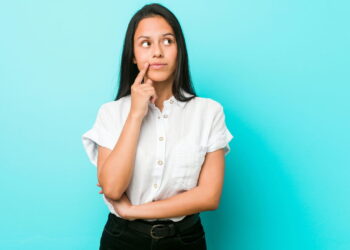 Como tomar decisões difíceis sem arrependimento segundo a psicologia