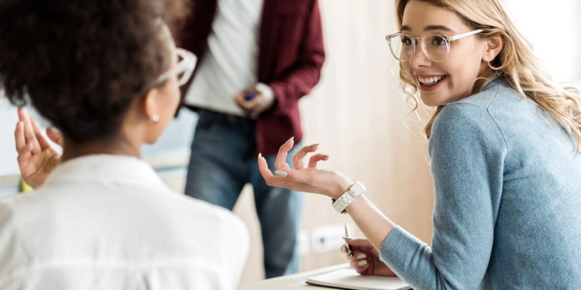 Por que você começa a falar igual quem você gosta segundo a psicologia?