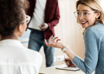 Por que você começa a falar igual quem você gosta segundo a psicologia?