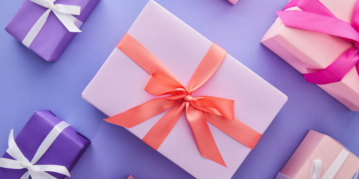 Como criar presentes únicos com roupas customizadas