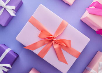 Como criar presentes únicos com roupas customizadas