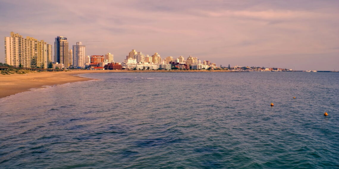 Essa cidade muda completamente fora da temporada e surpreende turistas