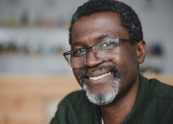 O que o sorriso faz com seu cérebro vai te deixar sem palavras