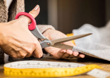 O truque com sobras de tecido que está revolucionando a moda
