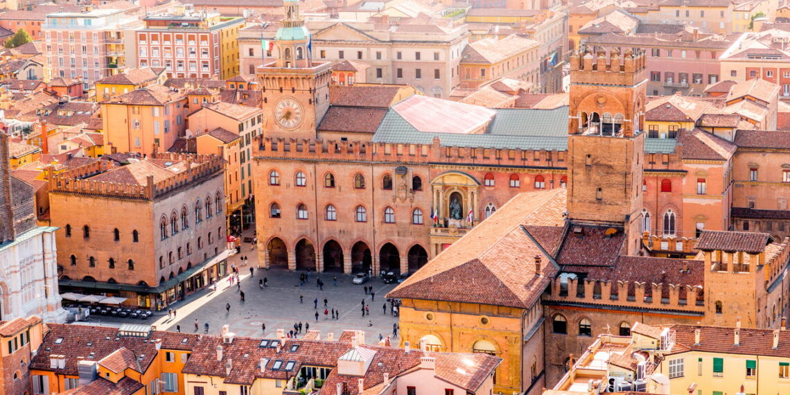 Cidade atrai turistas apaixonados por cultura italiana e uma vida tranquila