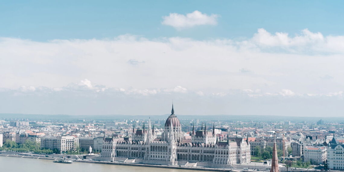 Conheça a cidade que atrai milhões de turistas pelas suas paisagens fenomenais