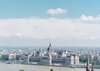 Conheça a cidade que atrai milhões de turistas pelas suas paisagens fenomenais