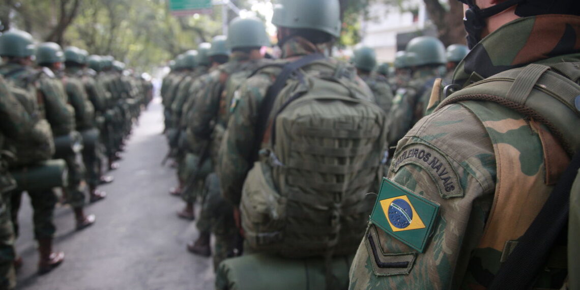 Novo golpe oferece vagas militares com pedido de pagamento via PIX
