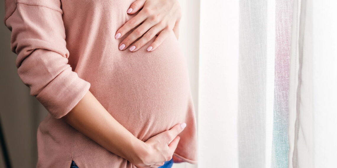 10 benefícios do chá de erva-cidreira que você precisa conhecer