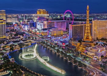 Cidade vibrante com vida noturna intensa e atrações que conquistam turistas
