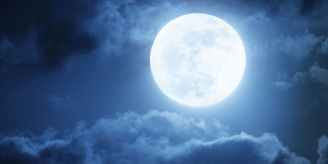 Três signos vão viver o amor mais intenso do mês sob a força da lua