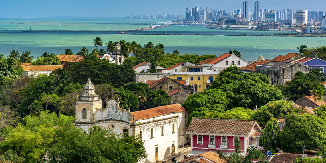 Cidade de PE conquistou os estrangeiros com suas praias de tirar o fôlego
