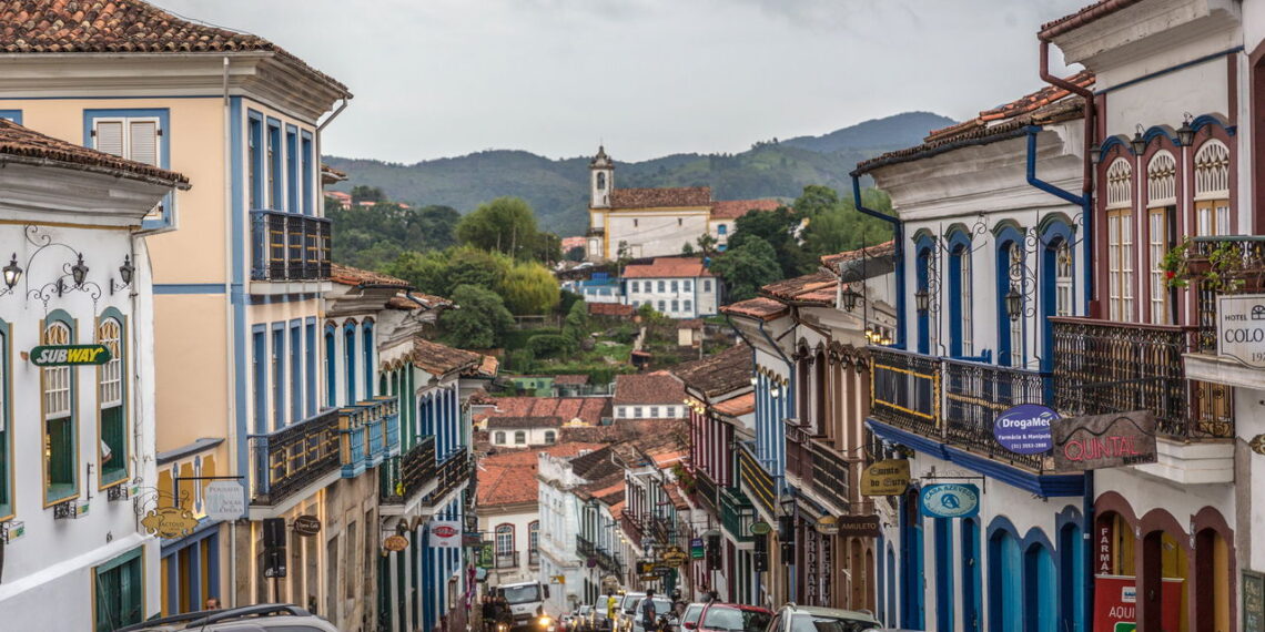 Turistas estão trocando grandes cidades por essas vilas cheias de charme