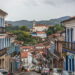 Turistas estão trocando grandes cidades por essas vilas cheias de charme