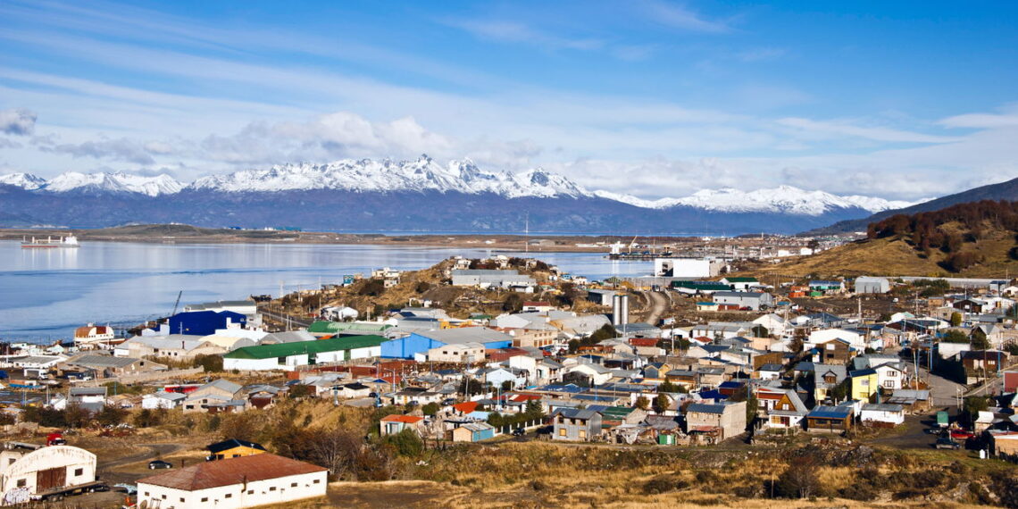 Cidade conhecida por suas paisagens naturais e montanhas impressionantes