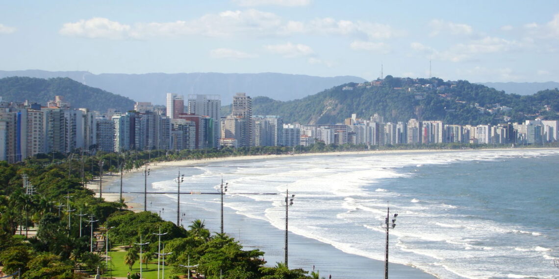 Paraiso a 70km de São Paulo atrai turistas do mundo inteiro