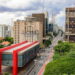 Metrópole brasileira atrai olhares globais e se firma como um grande destino turístico