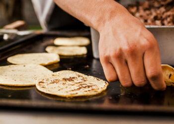Restaurante mexicano entra em falência e aposta tudo para se manter de pé