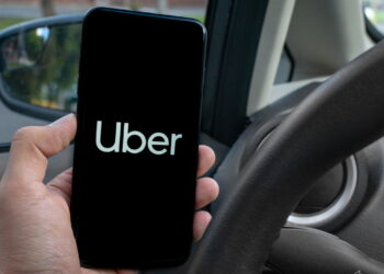 Uber investirá milhões para lançar veículos autônomos sem motorista até 2026!
