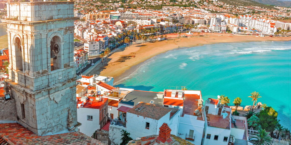 Cidade é uma das mais conhecidas e visitadas por suas praias perfeitas e clima ameno