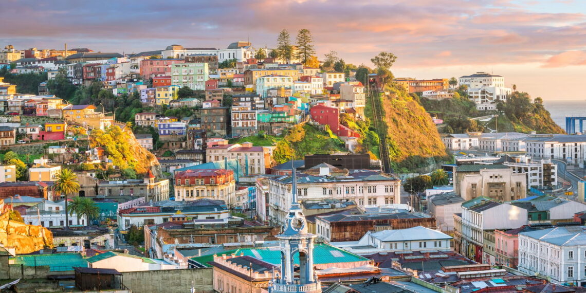 Cidade chilena encanta turistas com clima ameno e vistas panorâmicas