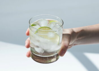 5 motivos para pensar duas vezes antes de tomar água tônica