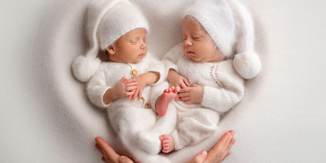 Nomes de gêmeos meninos que estão em alta no Brasil em 2025