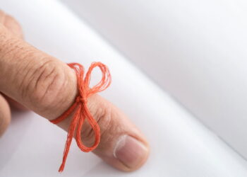 Pulseira de sete nós no pulso esquerdo tem um significado poderoso