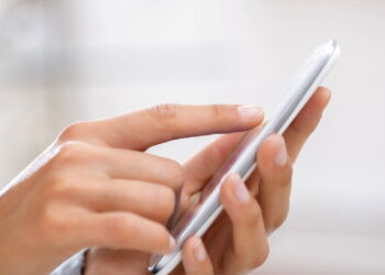 Você pode enviar mensagens mesmo sem internet com essa função do seu celular