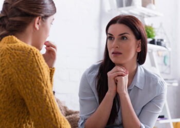Essa é a linguagem mais poderosa da conversa segundo a psicologia