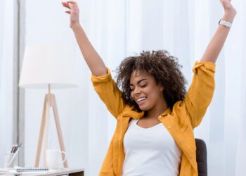 Por que algumas pessoas se incomodam com a felicidade alheia segundo a psicologia