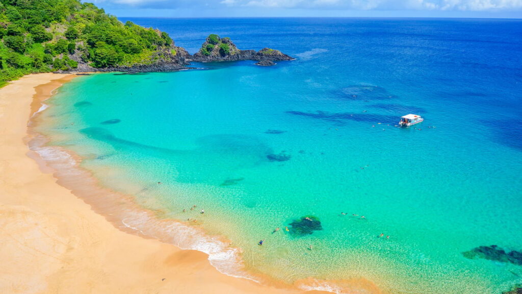 Esse paraíso brasileiro esconde segredos que encantam turistas
