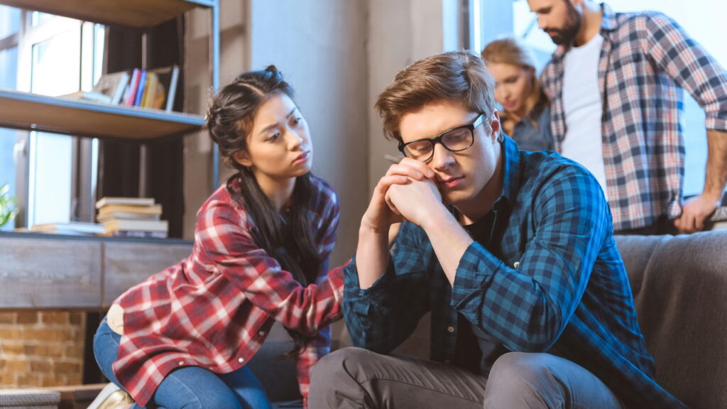 Cresce o número de jovens em sofrimento silencioso segundo pesquisa