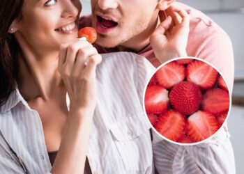 A receita mais fácil de morango do amor com cobertura perfeita