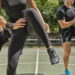 Os 4 exercícios para treinar com amigas sem precisar de academia