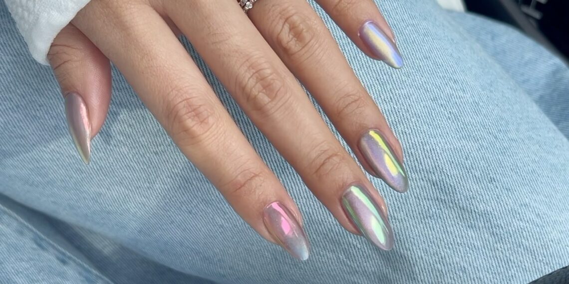 Esmaltes metalizados que transformam seu visual com brilho e atitude