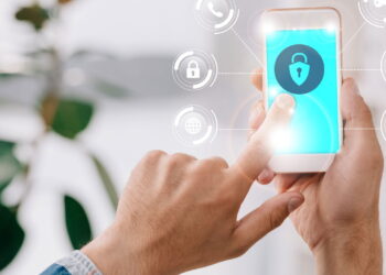 7 hábitos simples que protegem seus dados na internet depois dos 40