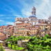 Essa é a cidade medieval mais autêntica do país