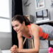 Os 4 melhores exercícios para treinar em casa sem perder tempo