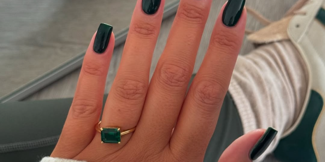 As cores de unhas que estão em alta e não podem faltar em 2025