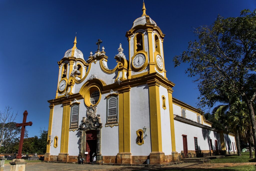 Tem uma cidade em Minas que parece um filme antigo