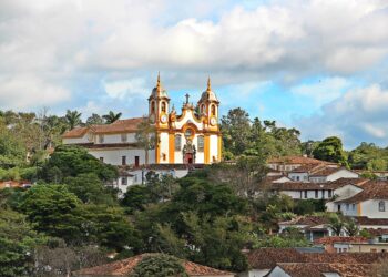 Tem uma cidade em Minas que parece um filme antigo